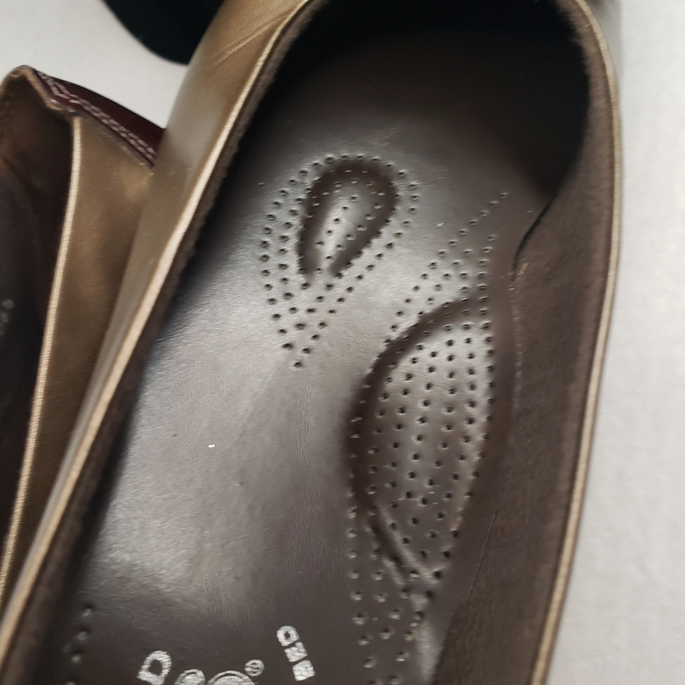 SAS 'Coco' Flats in Burnished Brass & Brown - Women's size 9M - Picture 8 of 12